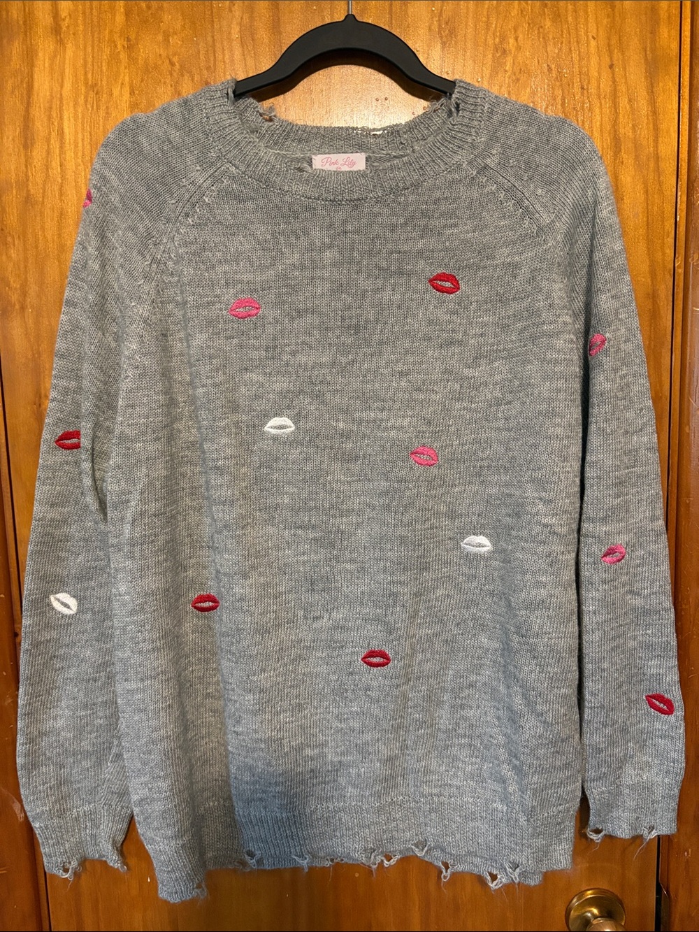 Pink Lily Gray Crewneck Sweater Embroidered Lips in Red, Pink, White - Size M
